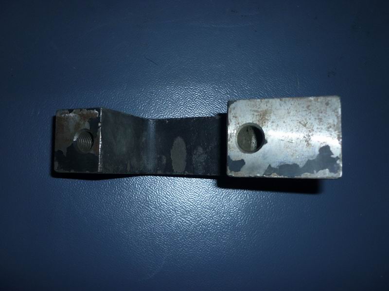 Левая задняя V-образная опора опорной тяги-2