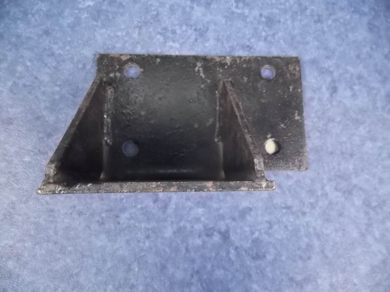 Кронштейн стрелы в сборе, левый