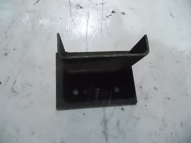 第三牛腿右(20前);不带漆