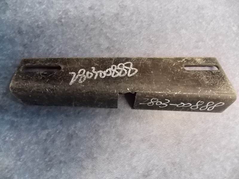 Exterior bracket, left side connecting plate of bumper body, 6120H-2