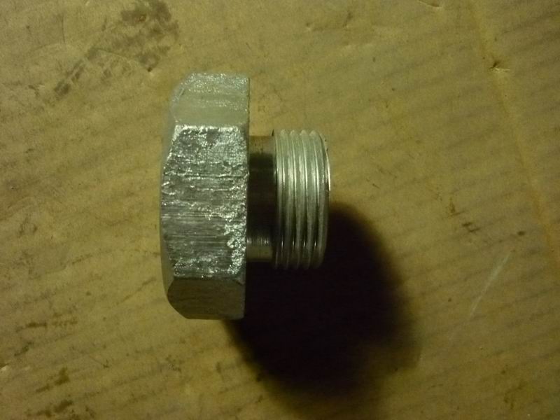 Резьбовая заглушка крюка прицепа