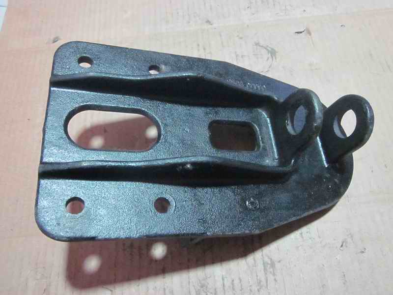 Front trailer hook (20 front); without paint-1