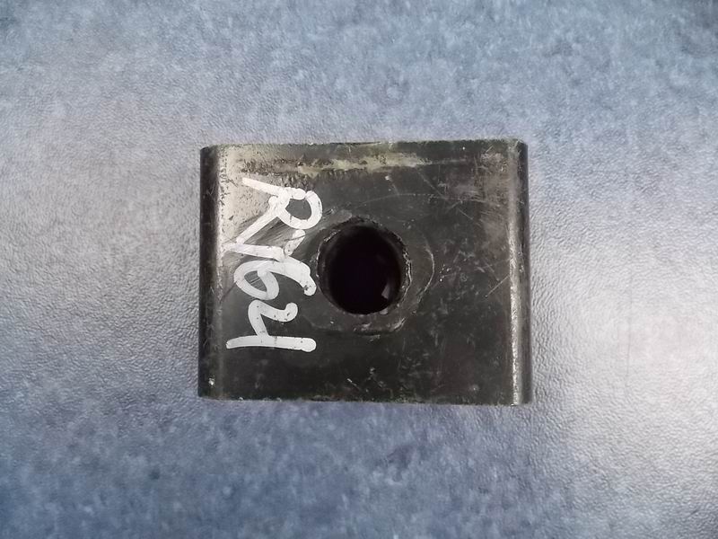 Верхний кронштейн заднего амортизатора (процесс 20 )