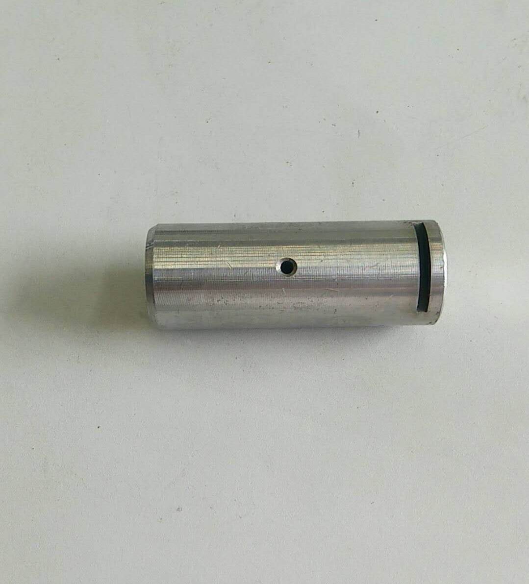 Задний вращающийся вал с контактной коробкой