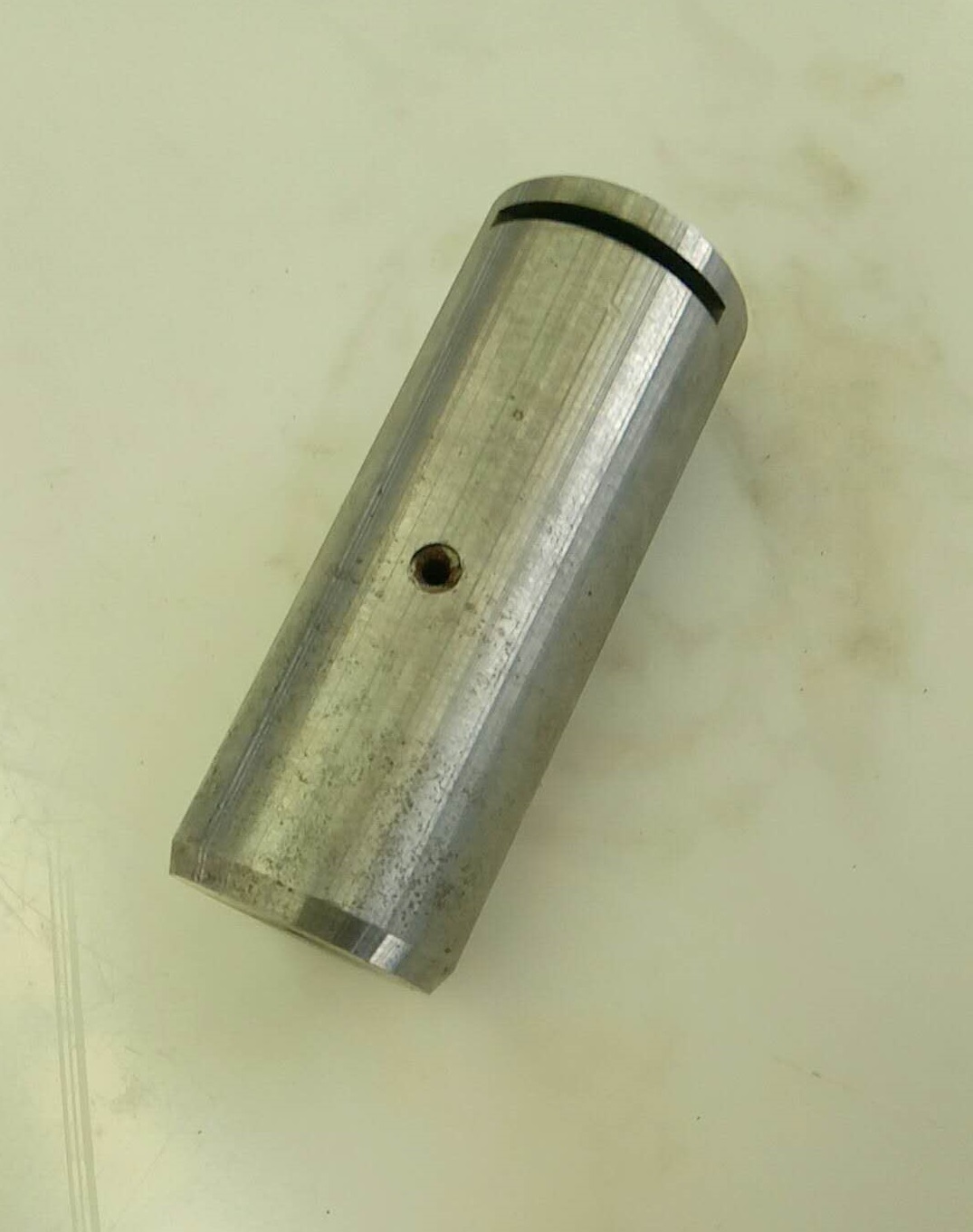 Rear rotating shaft of box-1