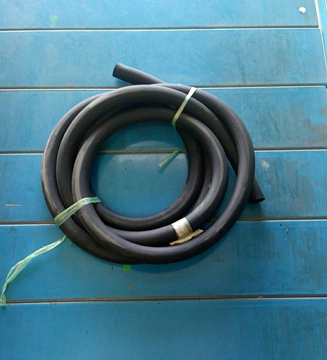 Rear door seal strip