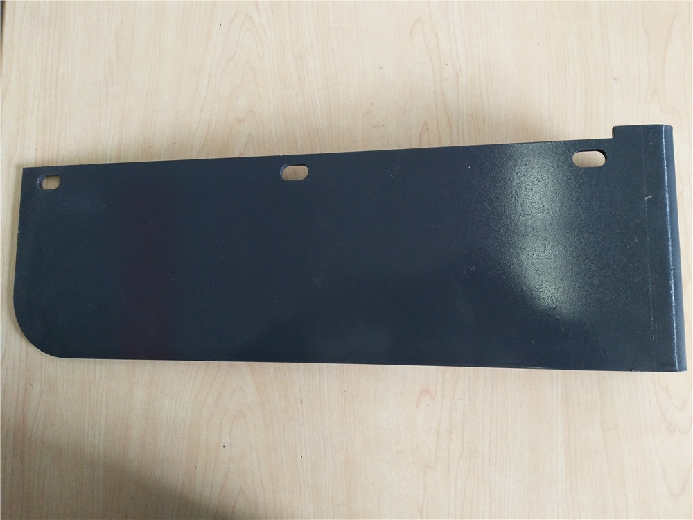 Right corner guard of the box