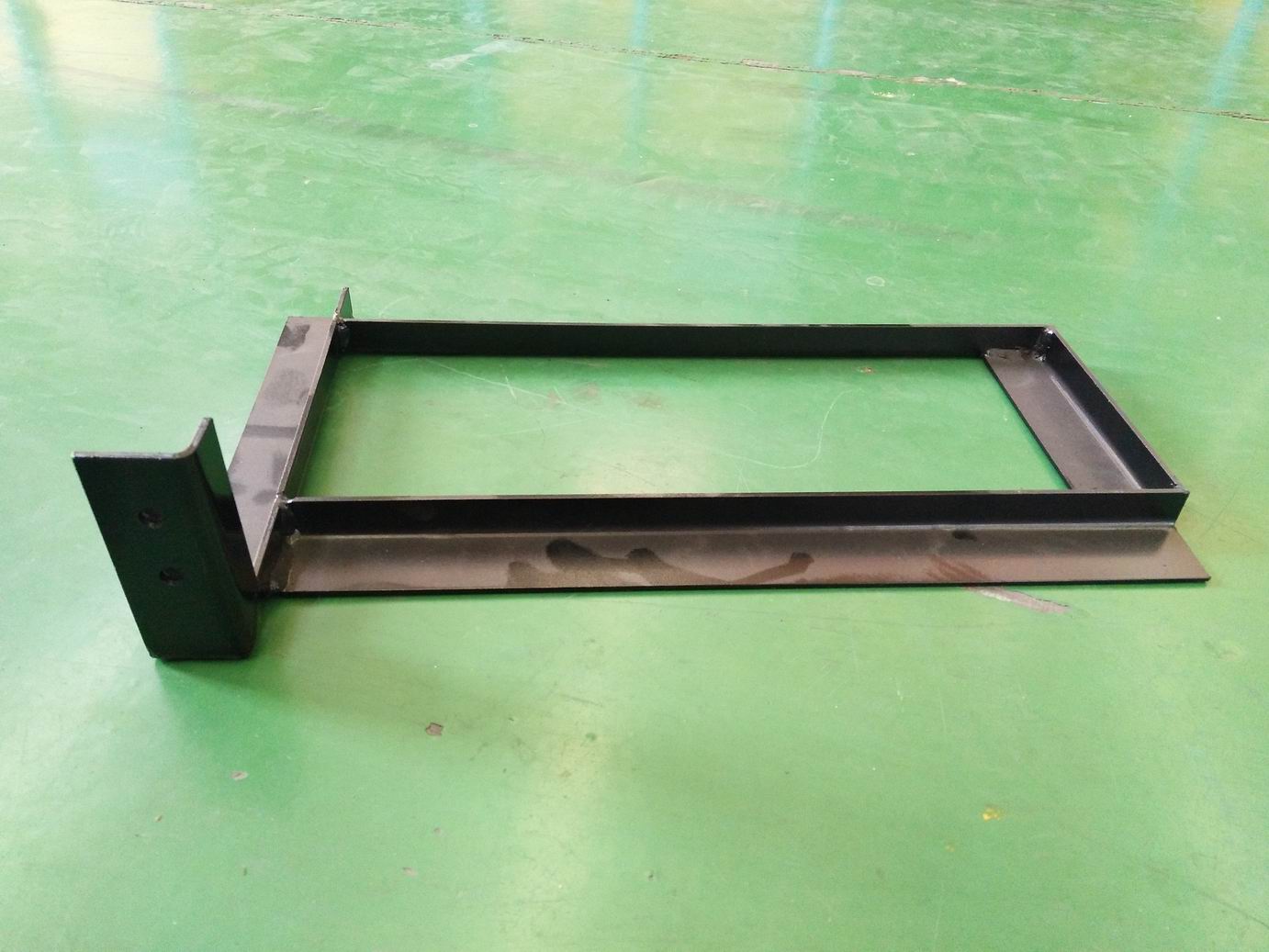 Side protection welding (left)