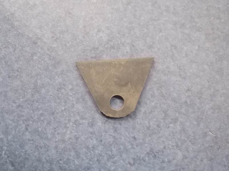 D Передняя опора поперечной опорной тяги