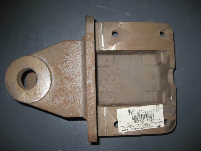 D Front suspension front right bracket (front 20); without paint