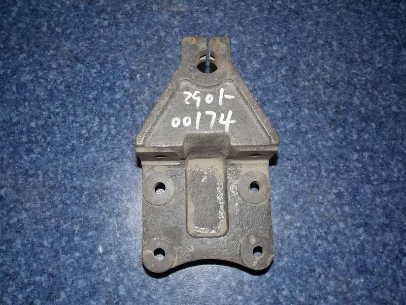 Front bow front bracket (right) 7m series