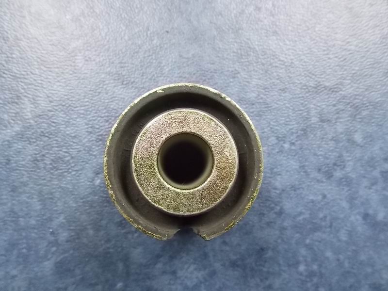 D Slotted Bushing (same as 2906-00105)-2