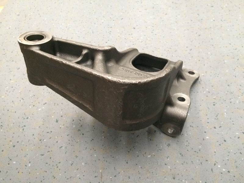 Крепежный кронштейн листовой рессоры Φ 30-90 (левый); без краски-2