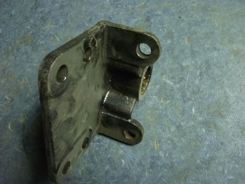 Front leaf spring fixing bracket Φ30-75 (front 20); without paint-2