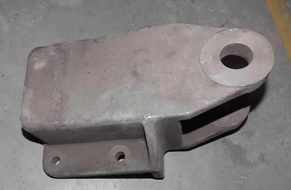 D Leaf spring hoist end bracket Φ26/30-90 (before 20) without paint