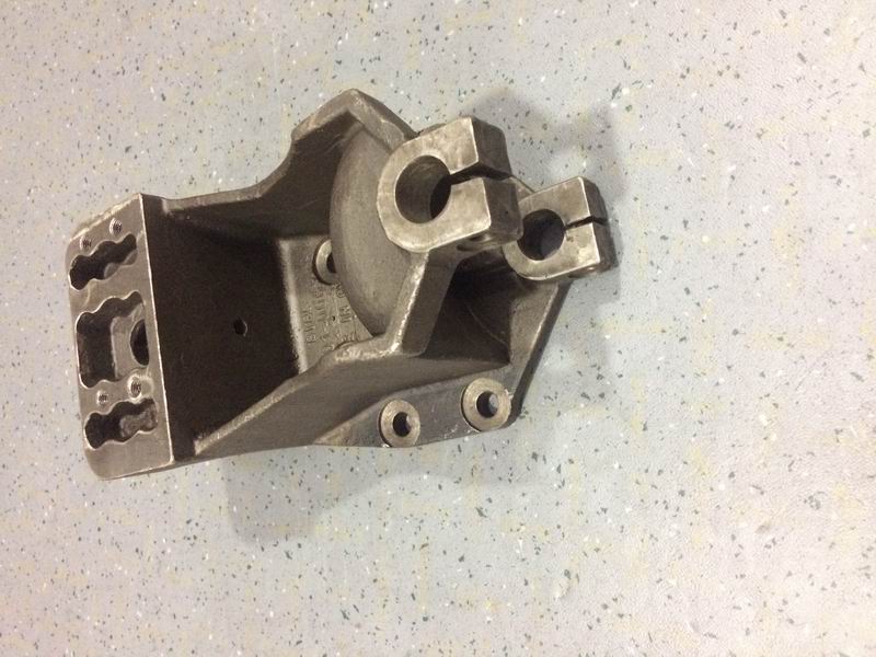 Leaf spring bracket, Φ30, 90, 84.5, side-mounted-3
