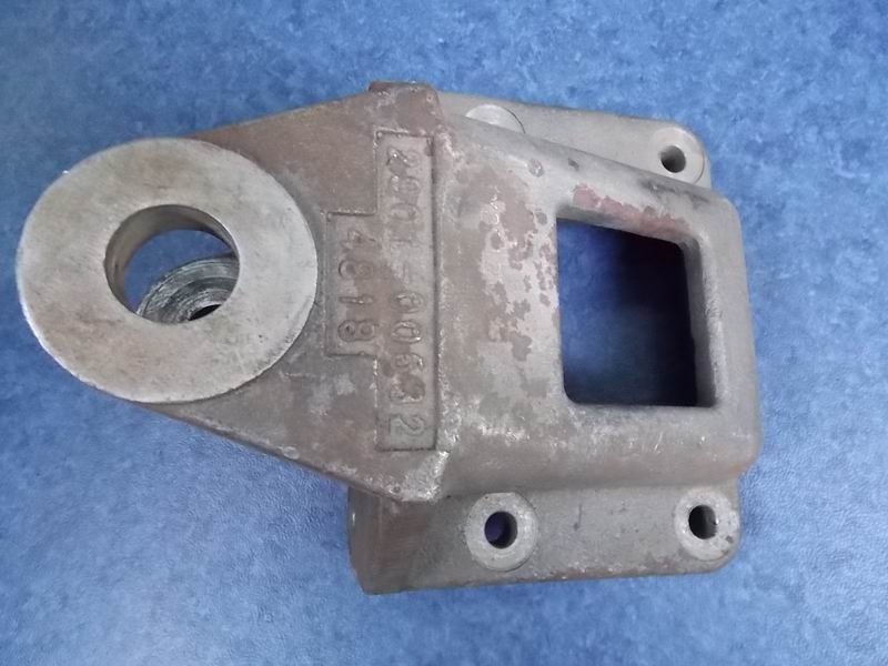 Leaf spring fixing bracket Φ26/30-90 (before 20); without paint