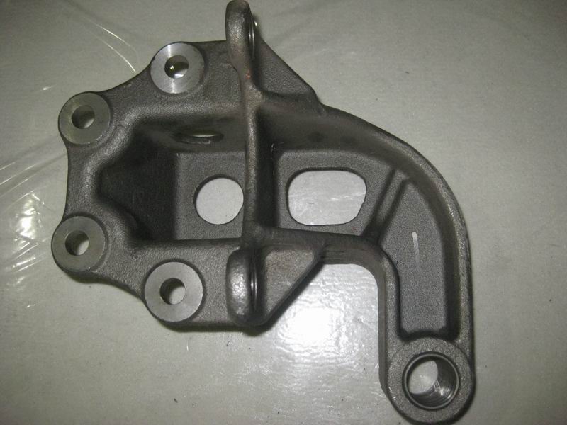 Leaf spring fixing bracket (right) Φ30-75 (process 20); without paint