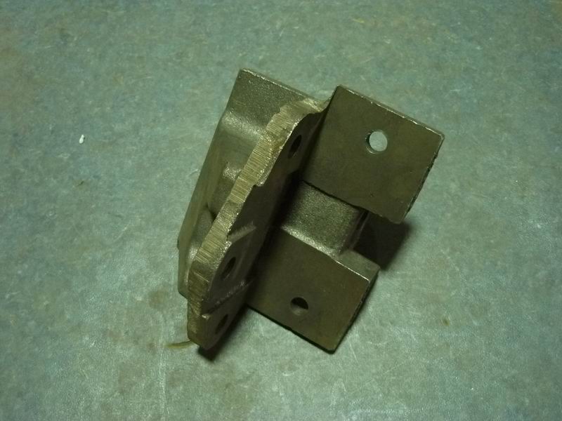 Front spring hanger bracket-left