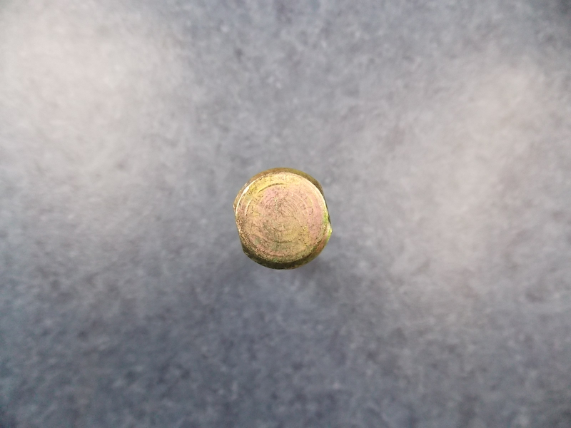 Center bolt-1