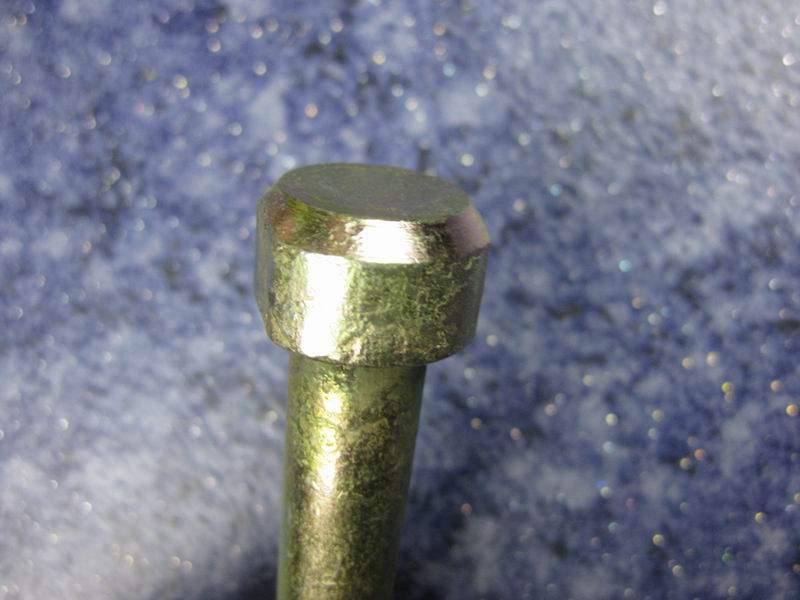 Center bolt-1