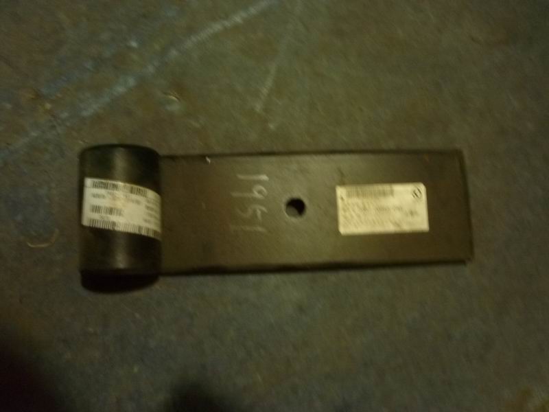 Нижний кронштейн амортизатора (включая втулку)-1