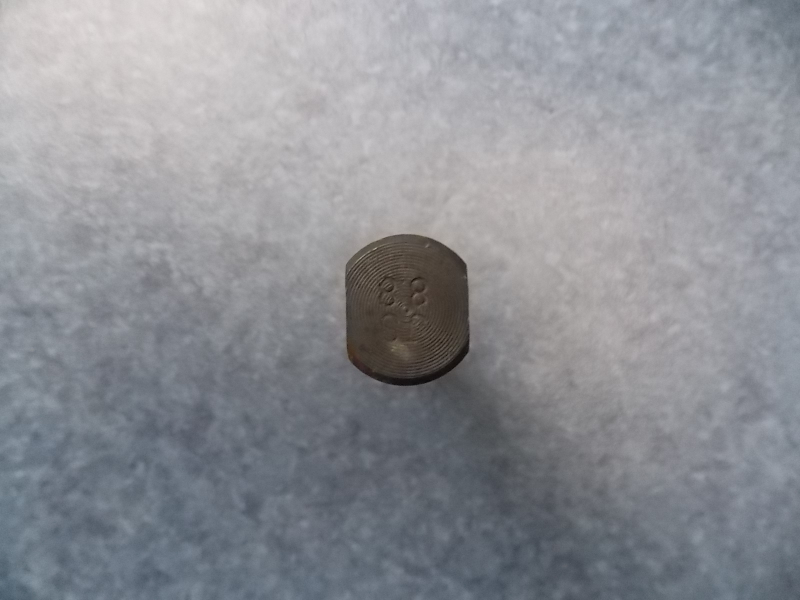 Центральный болт-1