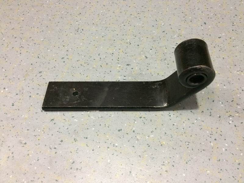 Нижний кронштейн амортизатора (включая втулку)