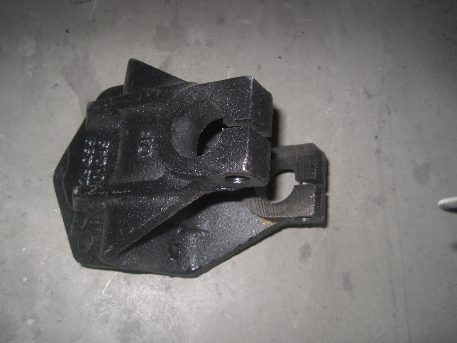 Передний носовой передний кронштейн