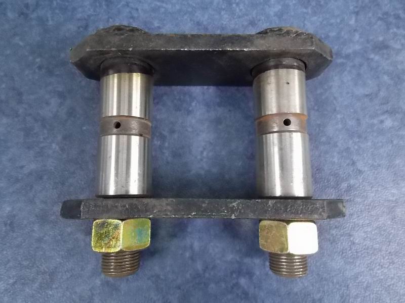 Front steel plate movable hoisting lugs, both left and right