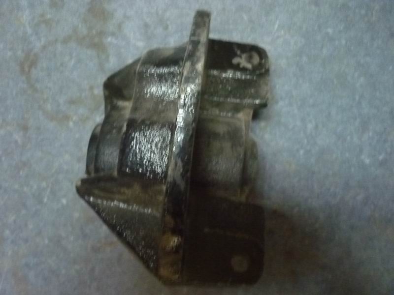 吊耳端支架-前悬架