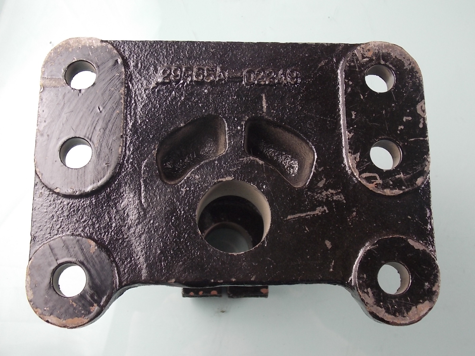 Fixed end bracket-rear suspension-2
