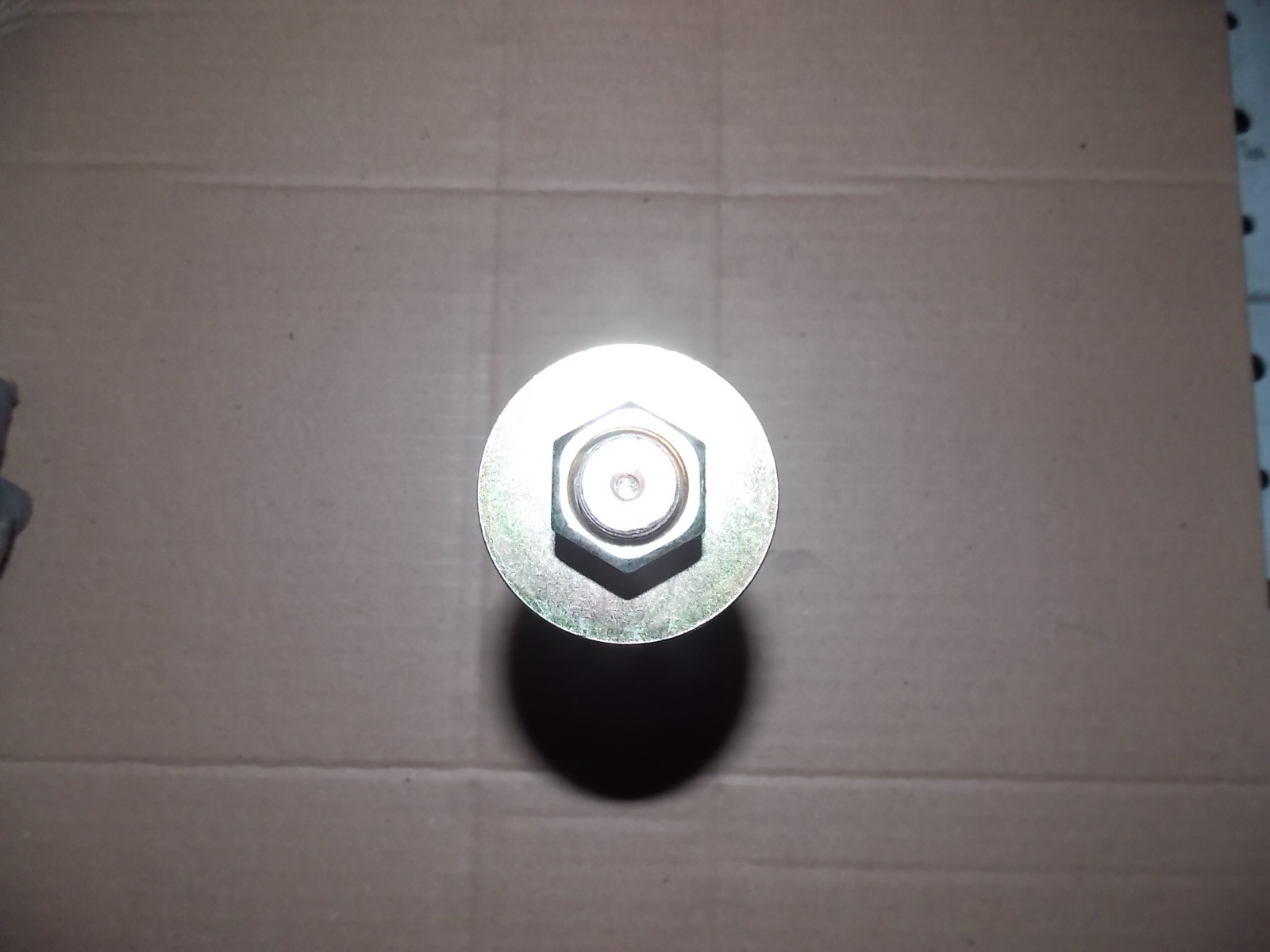 Нижний палец переднего амортизатора-1