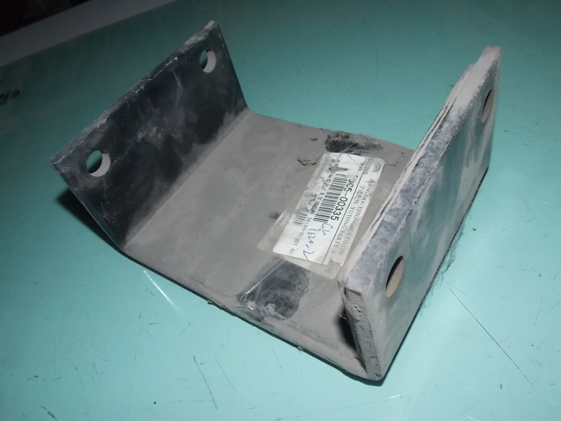 Front shock absorber upper bracket fixing plate 56150-DB001 RB46PAX-1