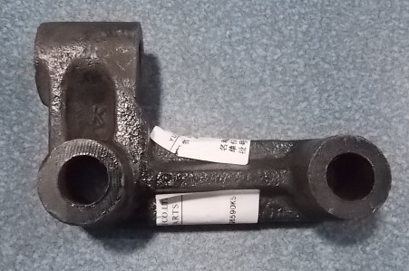 Нижний кронштейн амортизатора (левый) — передняя подвеска-1