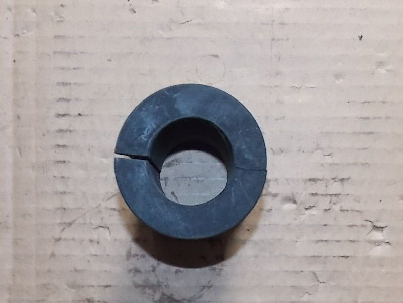 Cross-steady rod bushing