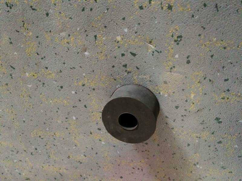 Front stabilizer pin bushing