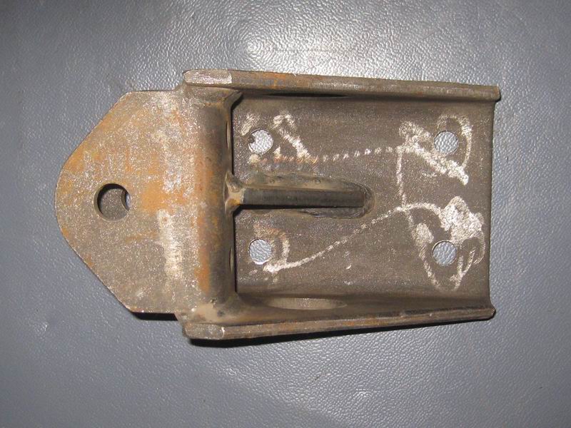 (Д 15 ) Кронштейн стабилизирующей штанги (открытая промежность 47 , круглая втулка)-3