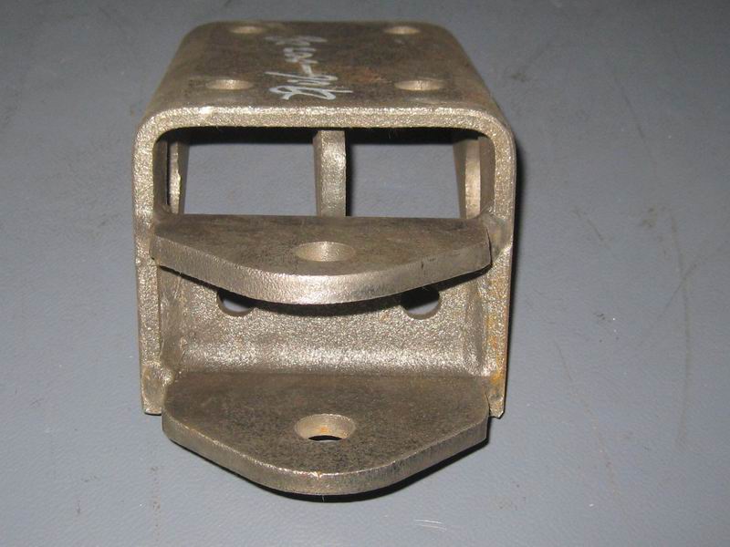 (Д 15 ) Кронштейн стабилизирующей штанги (открытая промежность 47 , круглая втулка)-2