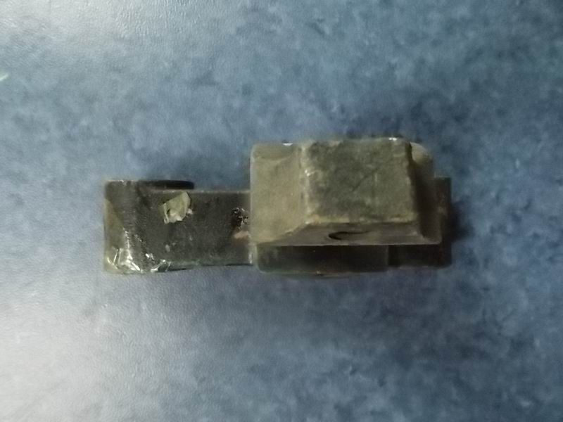 Левый правый кронштейн тяги горизонтальной стабилизации-1