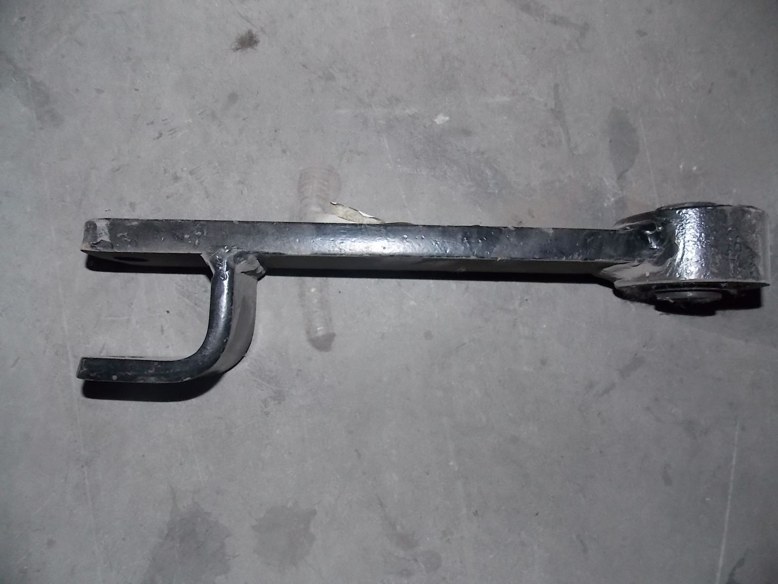 Horizontal stabilizing rod boom assembly, left, L=280, bushing