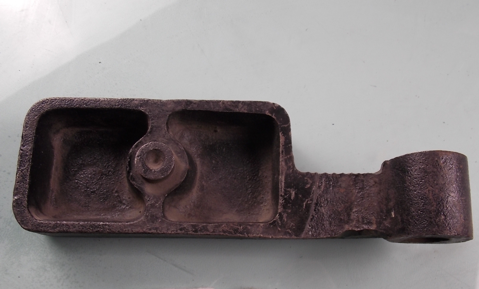 Наклонная колодка в сборе (левая)-передний стабилизатор