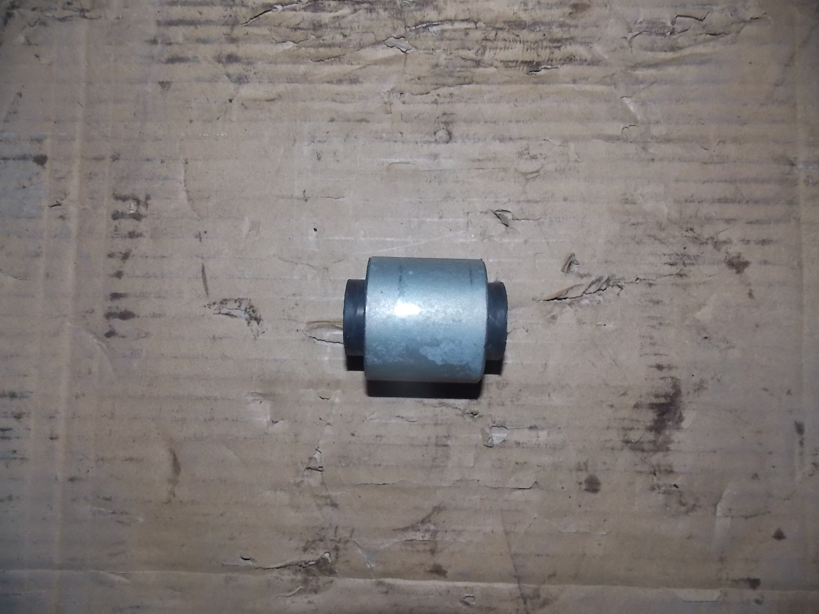 Cross-steady rod bushing
