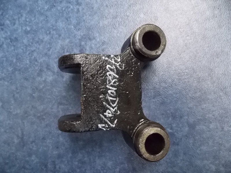 Front stabilizer lower bracket