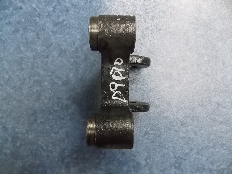 Нижний кронштейн переднего стабилизатора-3