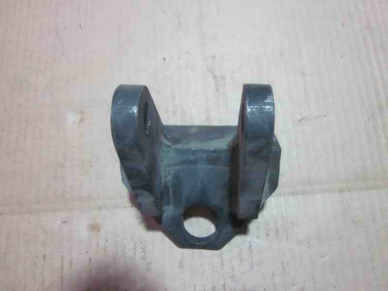 横向推力杆支座