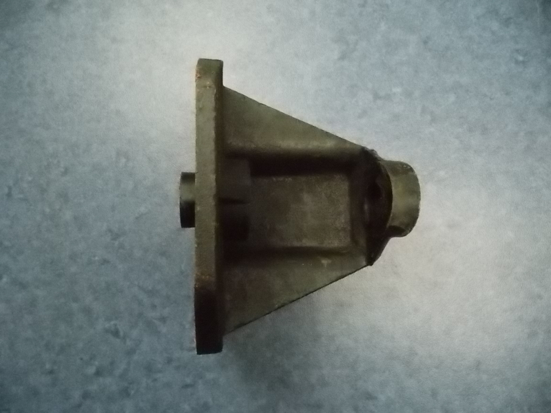 D Front leaf spring bracket-1