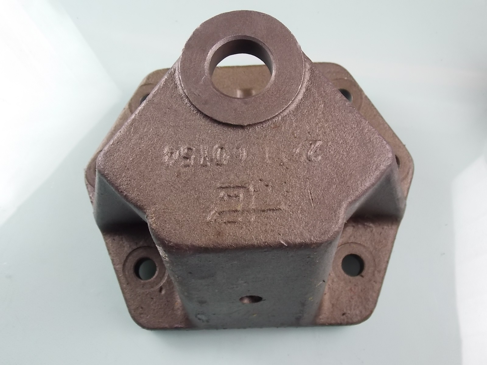 D Rear bracket (front 20) Φ30-100; without paint-2