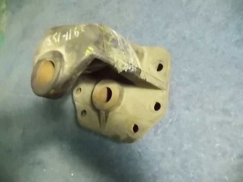 D Right front bracket-1