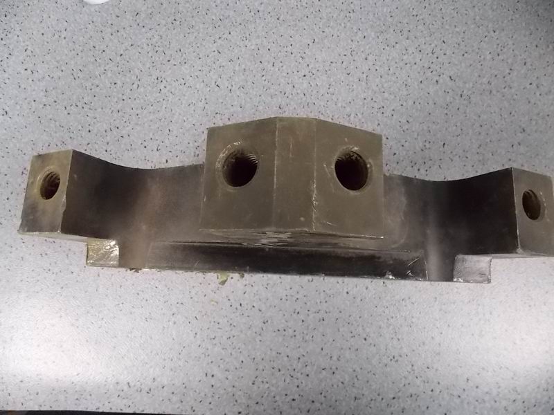 D Rear thrust rod support